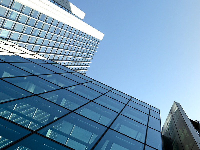 <p>Économie de matériaux, réduction des coûts et sécurité - les profilés pour les promoteurs immobiliers doivent répondre à des exigences élevées. En tant que fabricant de profilés établi et partenaire du secteur, nous savons exactement comment répondre à ces exigences. De la conception du profilé au processus de production idéal en passant par le choix du matériau, nous optimisons toutes les étapes du processus afin de vous offrir des solutions efficaces et de qualité pour votre application. Profitez vous aussi de</p>
<ul> 	<li>Précision et qualité maximales</li> 	<li>Conseils de nos experts</li> 	<li>Temps de réaction rapide</li> 	<li>Respect absolu des délais</li> </ul>